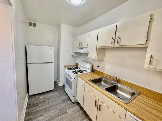 Building Photo - Shelby