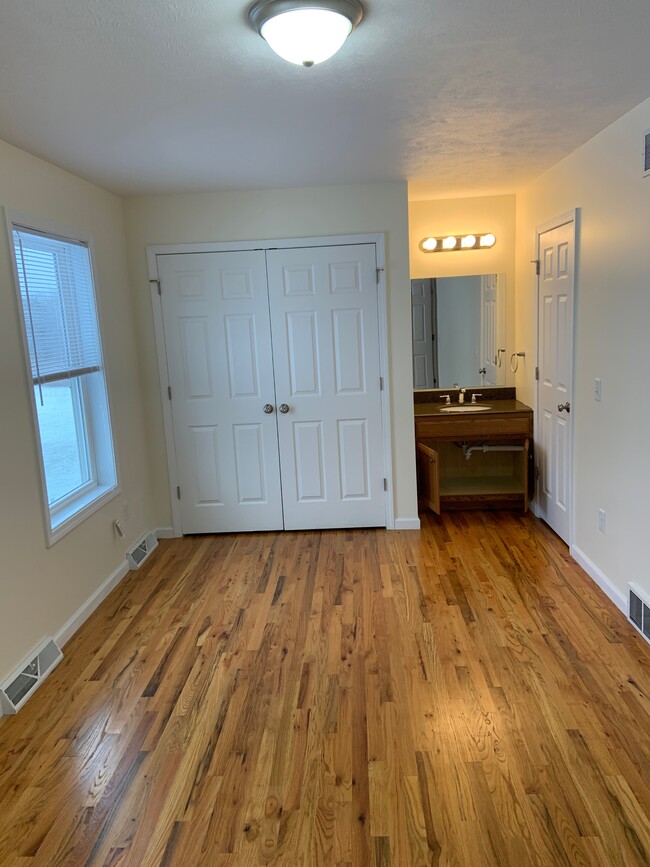 Building Photo - 204 Betsinger Rd