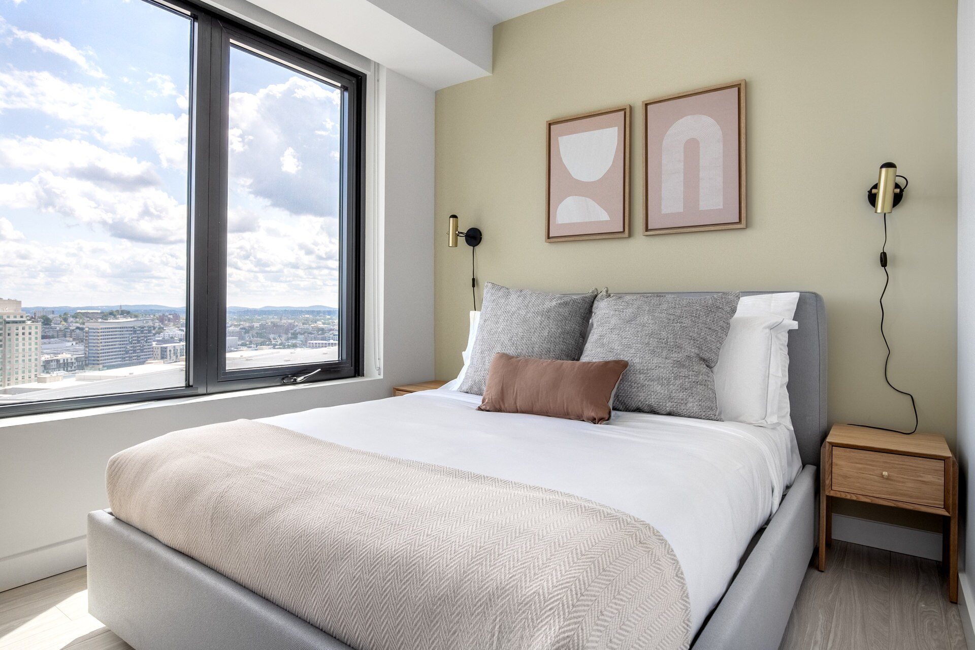 Building Photo - 20 Fourth Avenue-SI ID5741A