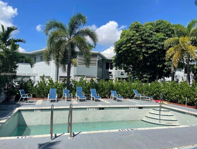 Building Photo - 1791 NE Miami Gardens Dr