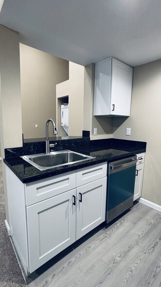 Building Photo - 9971 SE Talbert St