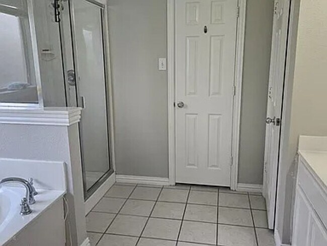Building Photo - Perfect Family Home in McKinney – Communit...