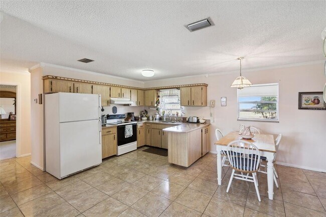 Building Photo - 17530 County Rd 455