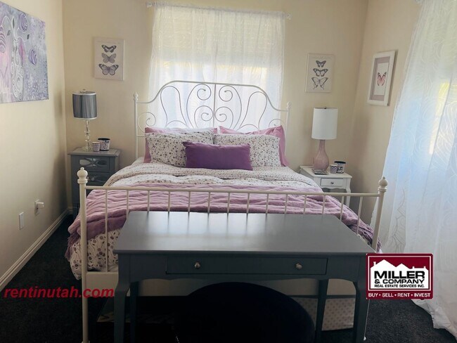 Building Photo - COMING SOON!! Beautiful Townhouse For Rent!!