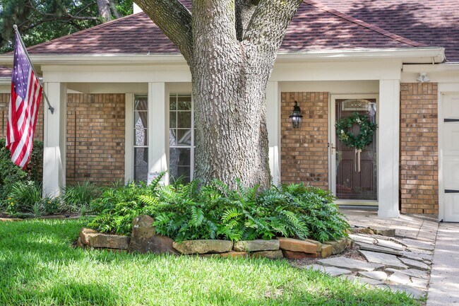 Building Photo - 8910 Driftstone Dr