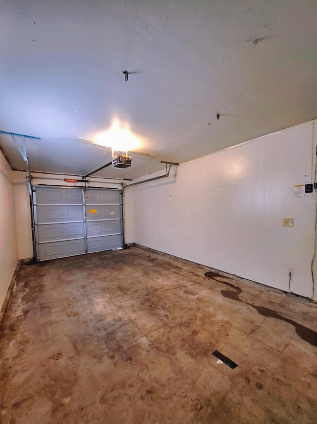 Building Photo - 4090-4094 N. Feland Ave.