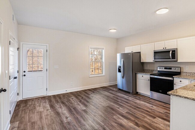 Building Photo - 550 Peachers Mill Rd