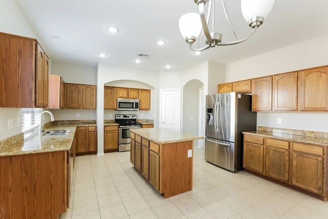 Building Photo - 4215 S 104th Ln