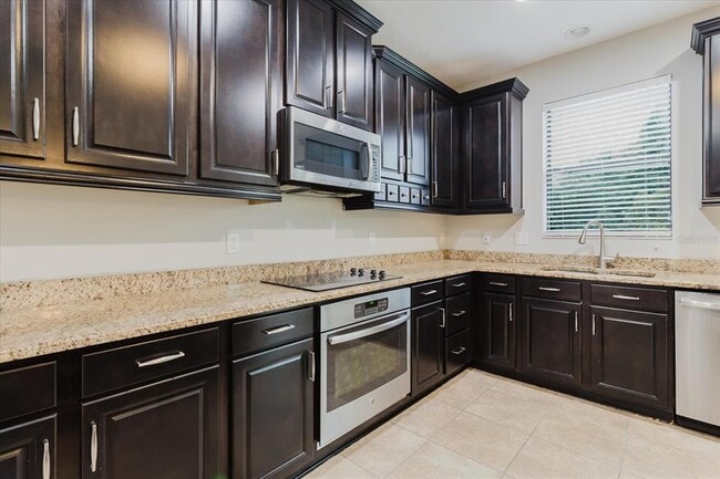 Building Photo - 1389 Heritage Landings Dr