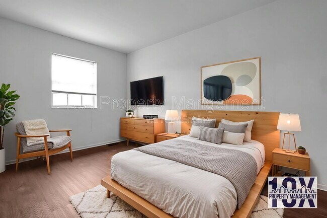 Building Photo - 141 Beacon Run W