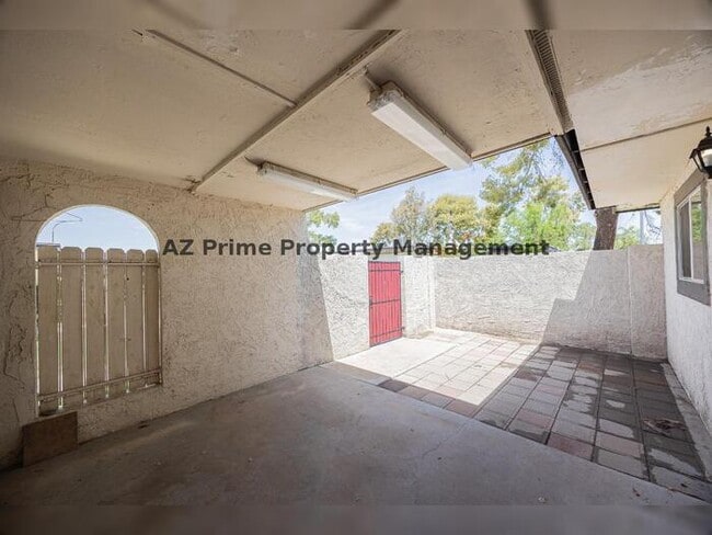 Building Photo - 720 S Dobson Rd