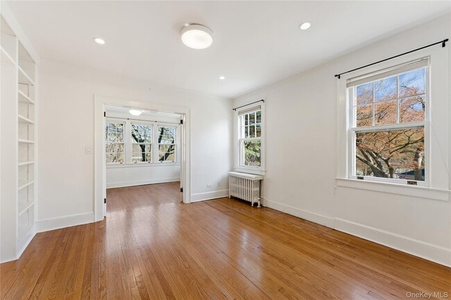 Building Photo - 92 Pocantico St