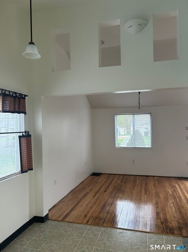 Building Photo - 26 Sunnydale Rd