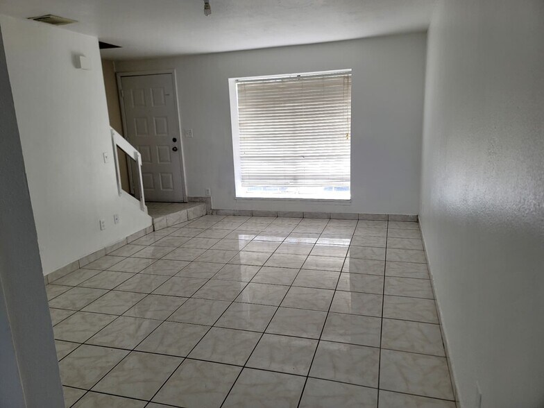 Building Photo - 3213 Windover Ave