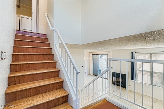 Building Photo - 3217 Symphony Dr
