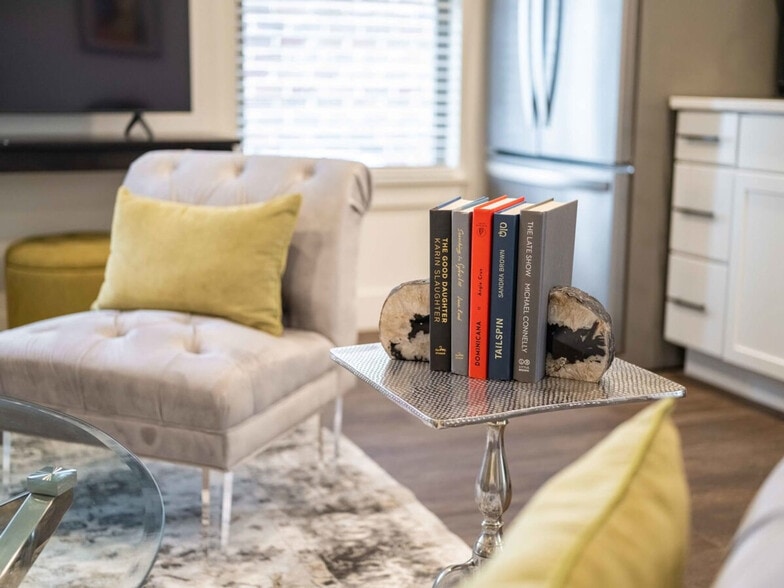 Building Photo - 2612 SW Livingston Square