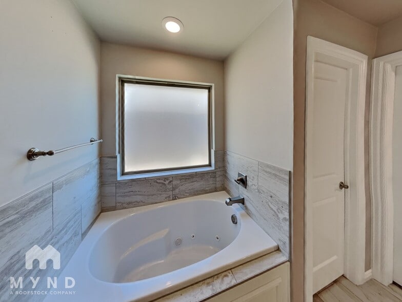 Building Photo - 9205 NW 89th St