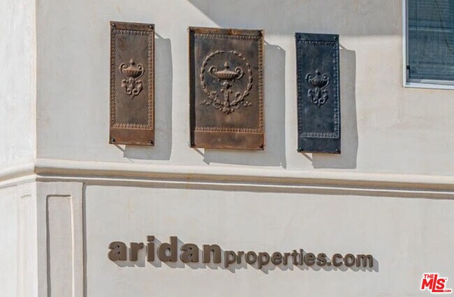 Building Photo - 1117 Cochran Ave