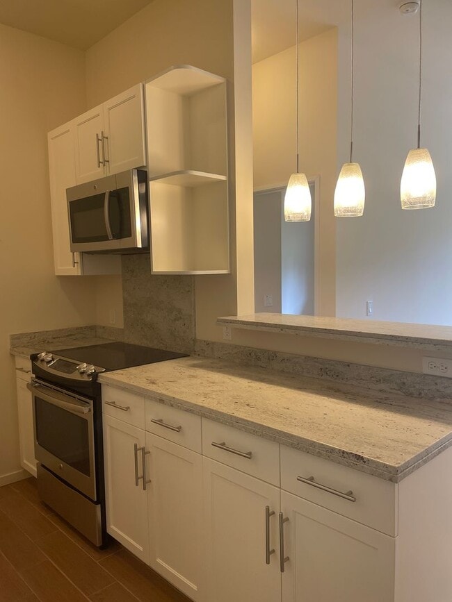 Building Photo - Cove Waikiki - Quiet, 5th Floor Condo w/ 10' Ceilings