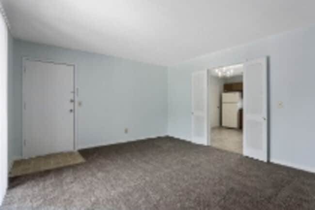 Building Photo - 8704 Wornall Rd