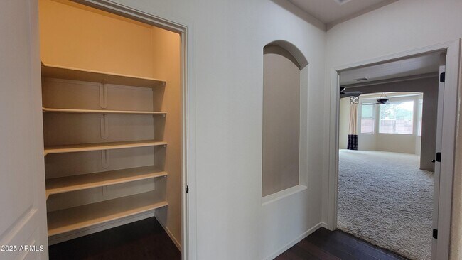 Building Photo - 333 Bainbridge Dr