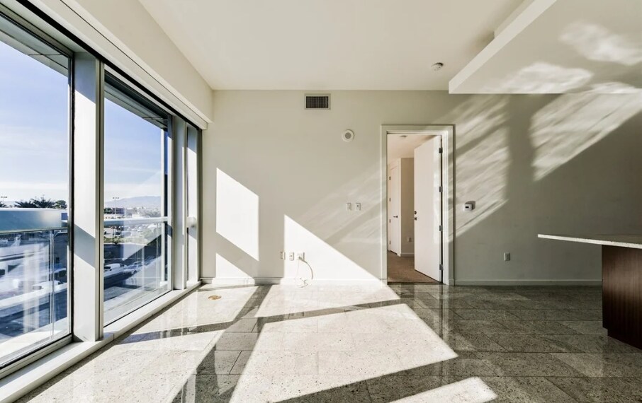 Building Photo - 4471 Dean Martin Dr