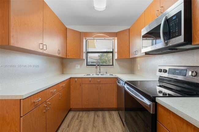 Building Photo - 3139 Coral Ridge Dr