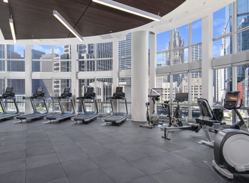 Building Photo - 460 North Park