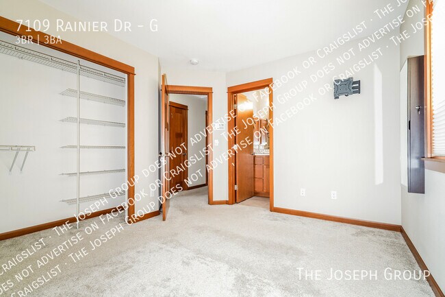 Building Photo - 7109 Rainier Dr