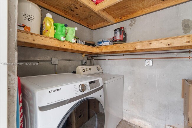 Building Photo - 301 NW 53rd Ct