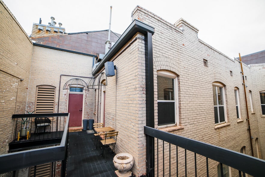 Building Photo - 1210 E Colfax Ave