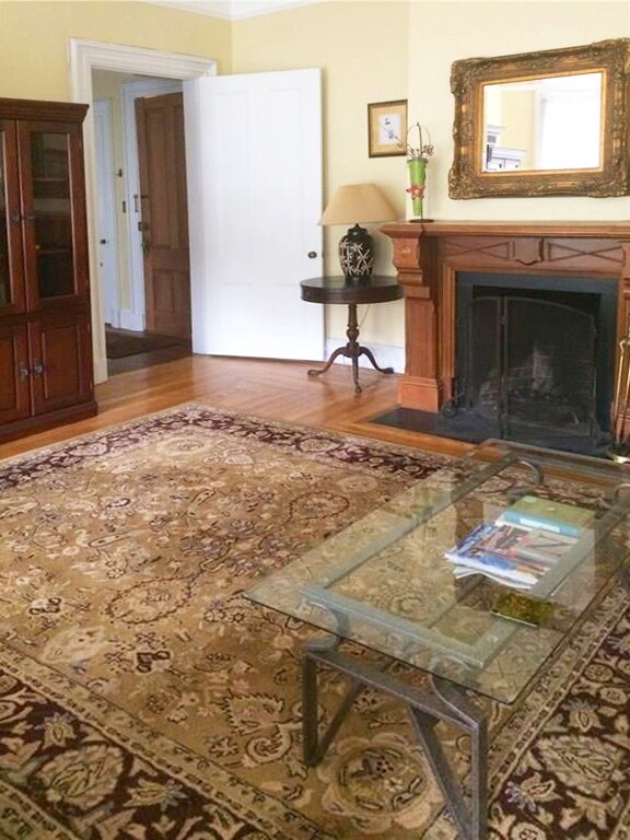 Building Photo - 45 Ayrault St