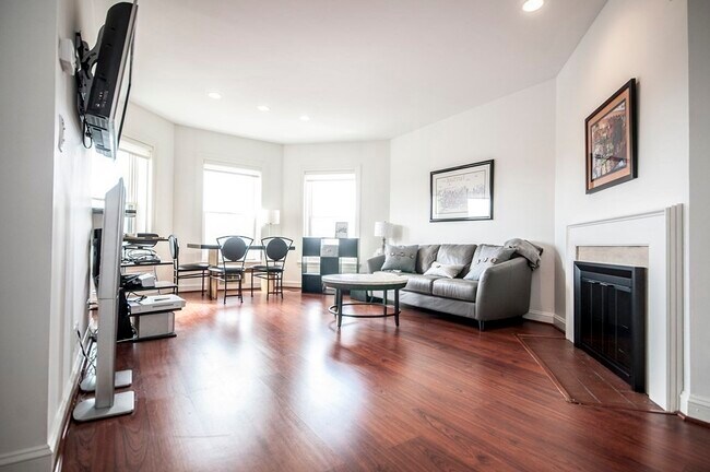 Building Photo - 416 Commonwealth Ave