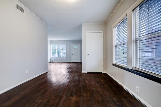 Building Photo - 1608 Bonnie Brae St