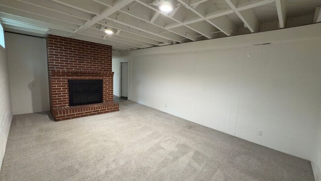 Building Photo - 322 Pleasant Ave