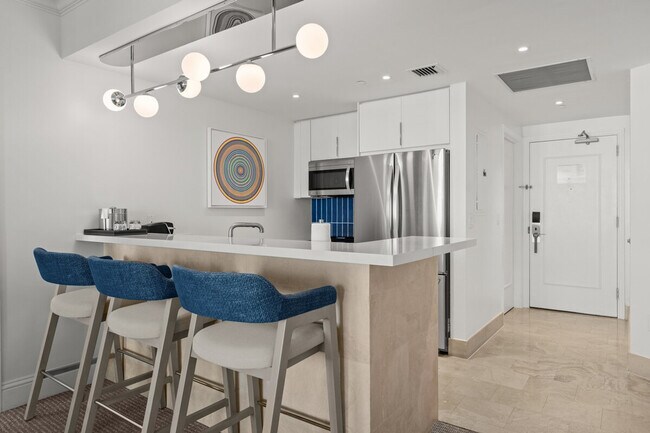 Building Photo - 4401 Collins Ave
