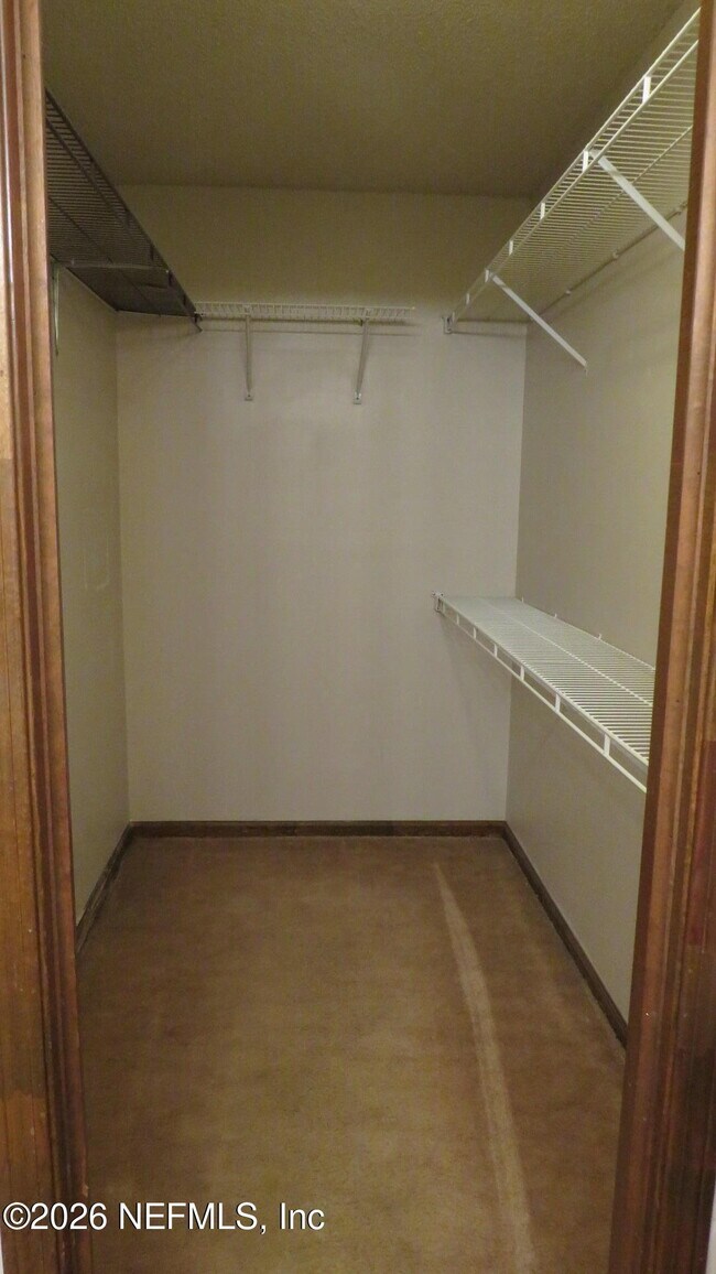 Building Photo - 1878 Shadow Ridge Trail