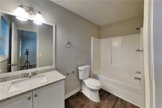 Building Photo - 3784 Cherokee Overlook Dr