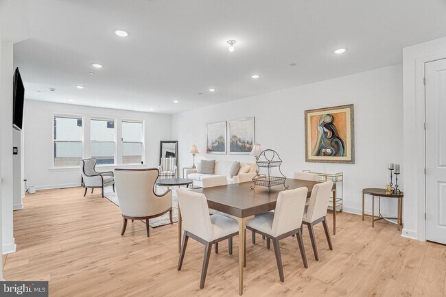 Building Photo - 4975 Longmire Wy