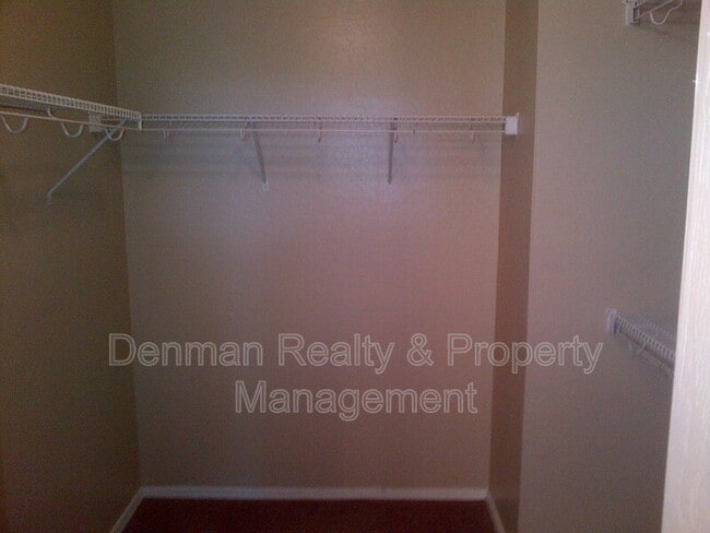 Building Photo - 5725 S 32nd Ln