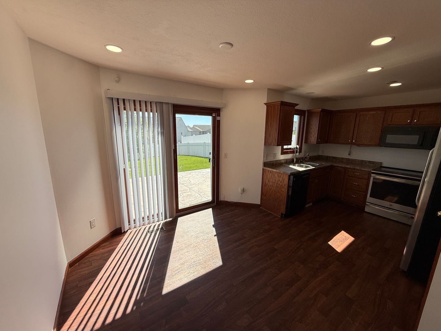 Building Photo - 611 River Rock Pass