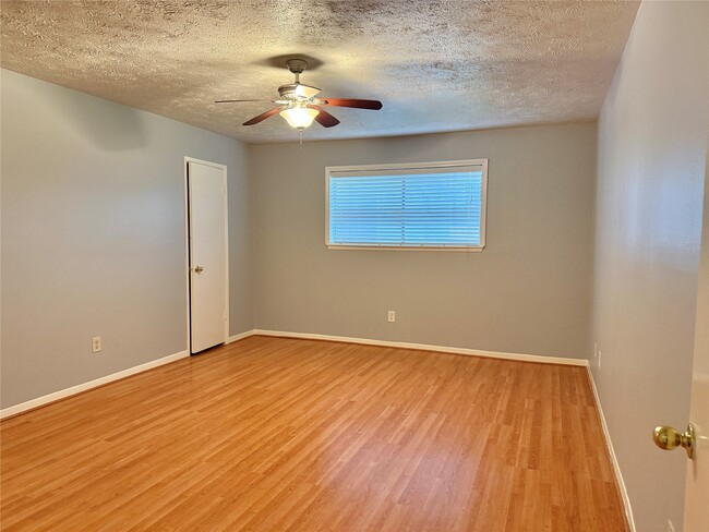 Building Photo - 3007 Wagon Trail Dr