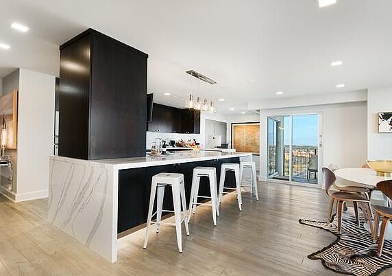 Building Photo - 700 Hildebrand-516.2