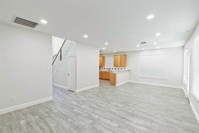 Building Photo - 9900 Presthope Dr