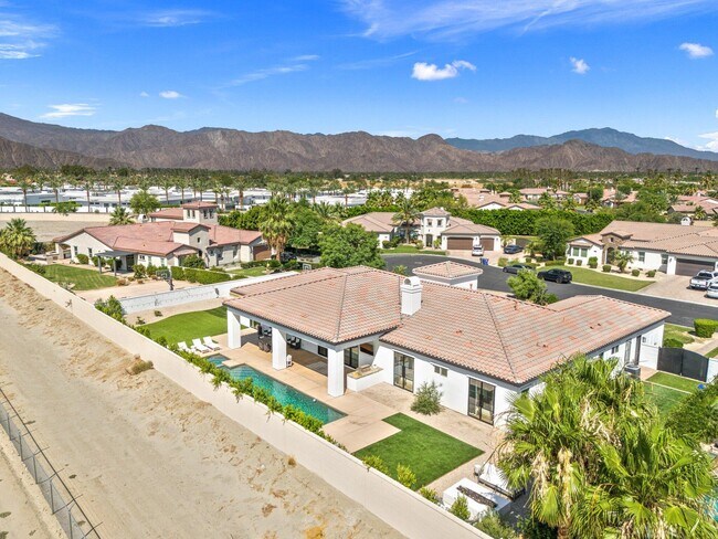 Building Photo - 49636 Constitution Dr
