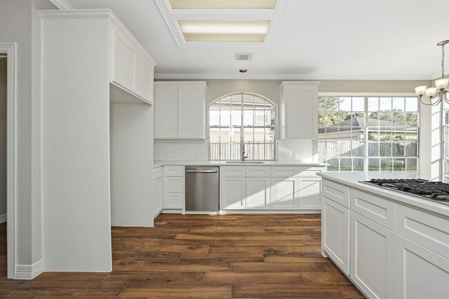 Building Photo - 22211 Mission Hills Ln