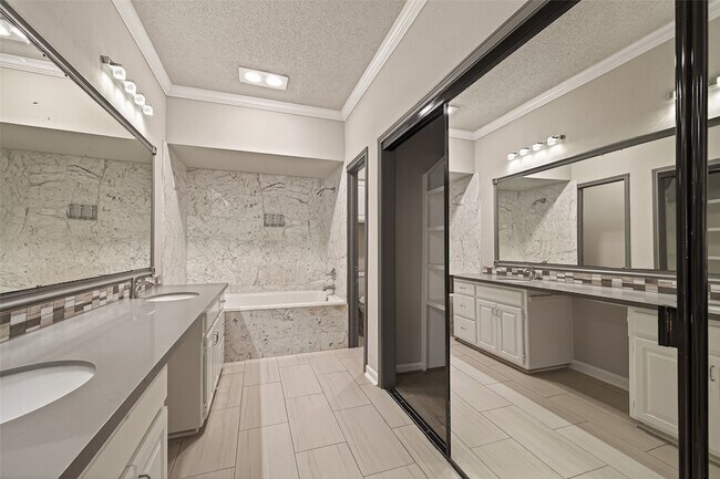 Building Photo - 4024 Breakwood Dr