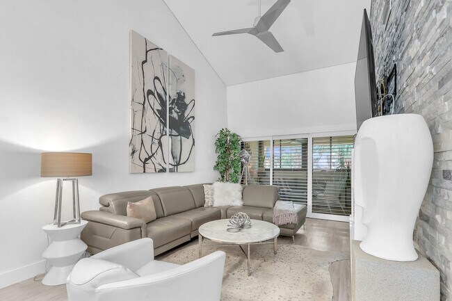Building Photo - 204 Sea Oats Dr