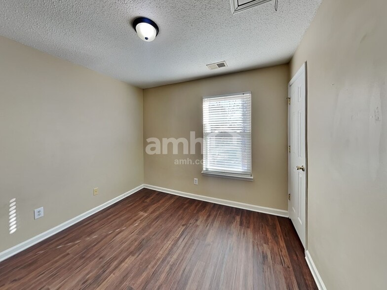 Building Photo - 7410 Henderson Park Rd