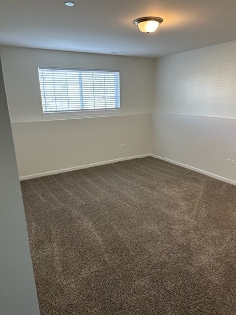 Building Photo - 12700 Kenmore Ct